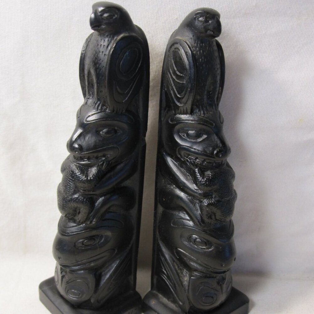 pair of Boma Canada Inuit Black Totem Statues - 5/5" Matching set